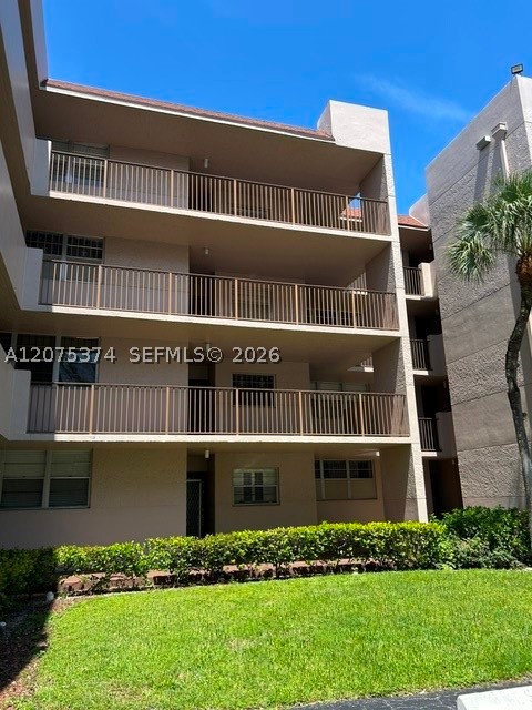 1811 Sabal Palm Dr 204 Property Photo 1