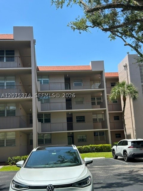 1811 Sabal Palm Dr 204 Property Photo 3