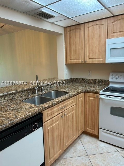 1811 Sabal Palm Dr 204 Property Photo 21