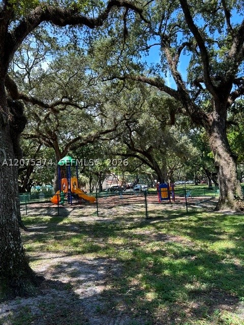 1811 Sabal Palm Dr 204 Property Photo 40