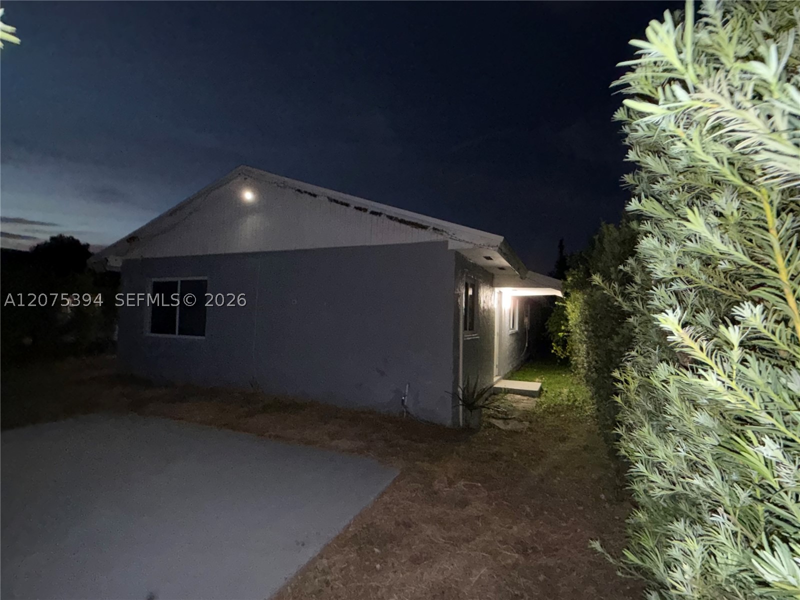 756 Nw 5 St Property Photo 3