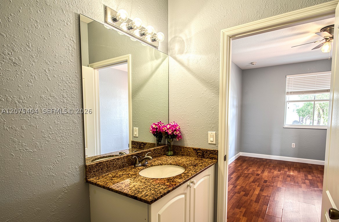 2908 Se 17th Ave 202 Property Photo 11