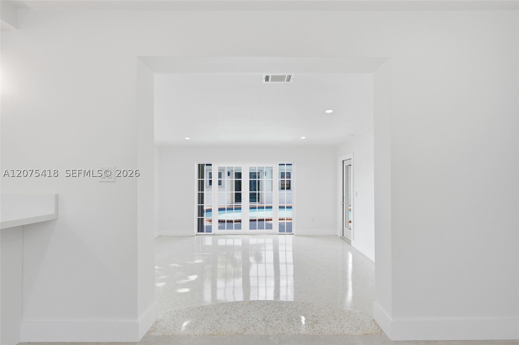 275 W 13 St Property Photo 17
