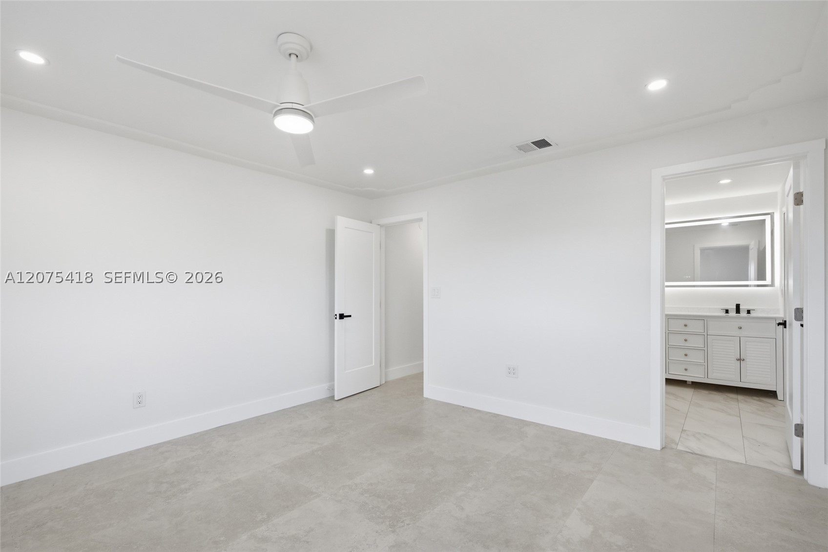 275 W 13 St Property Photo 19