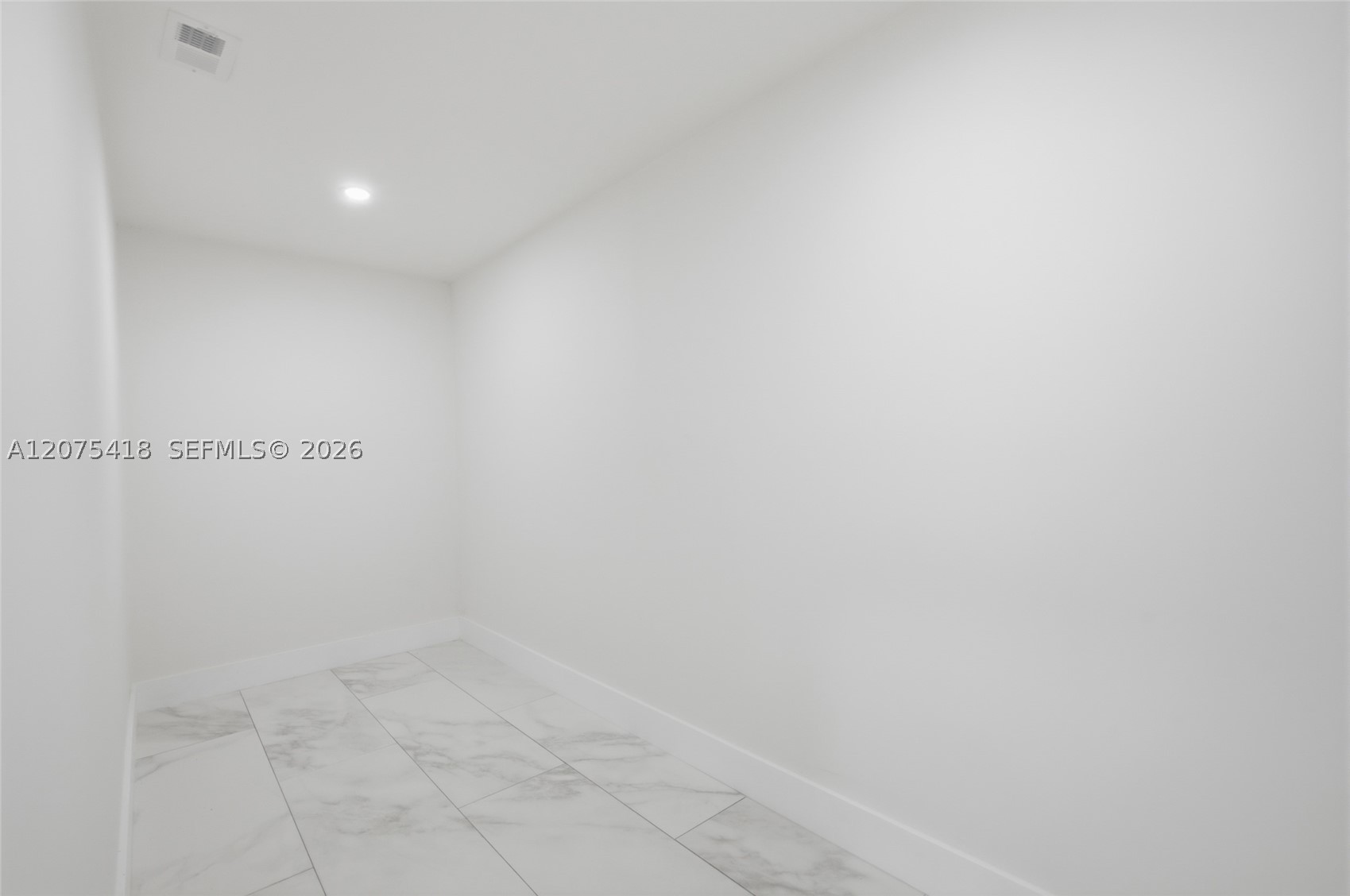 275 W 13 St Property Photo 20