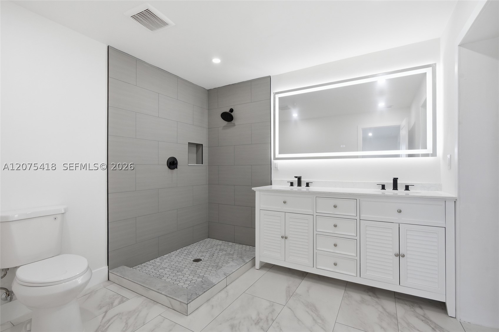 275 W 13 St Property Photo 28