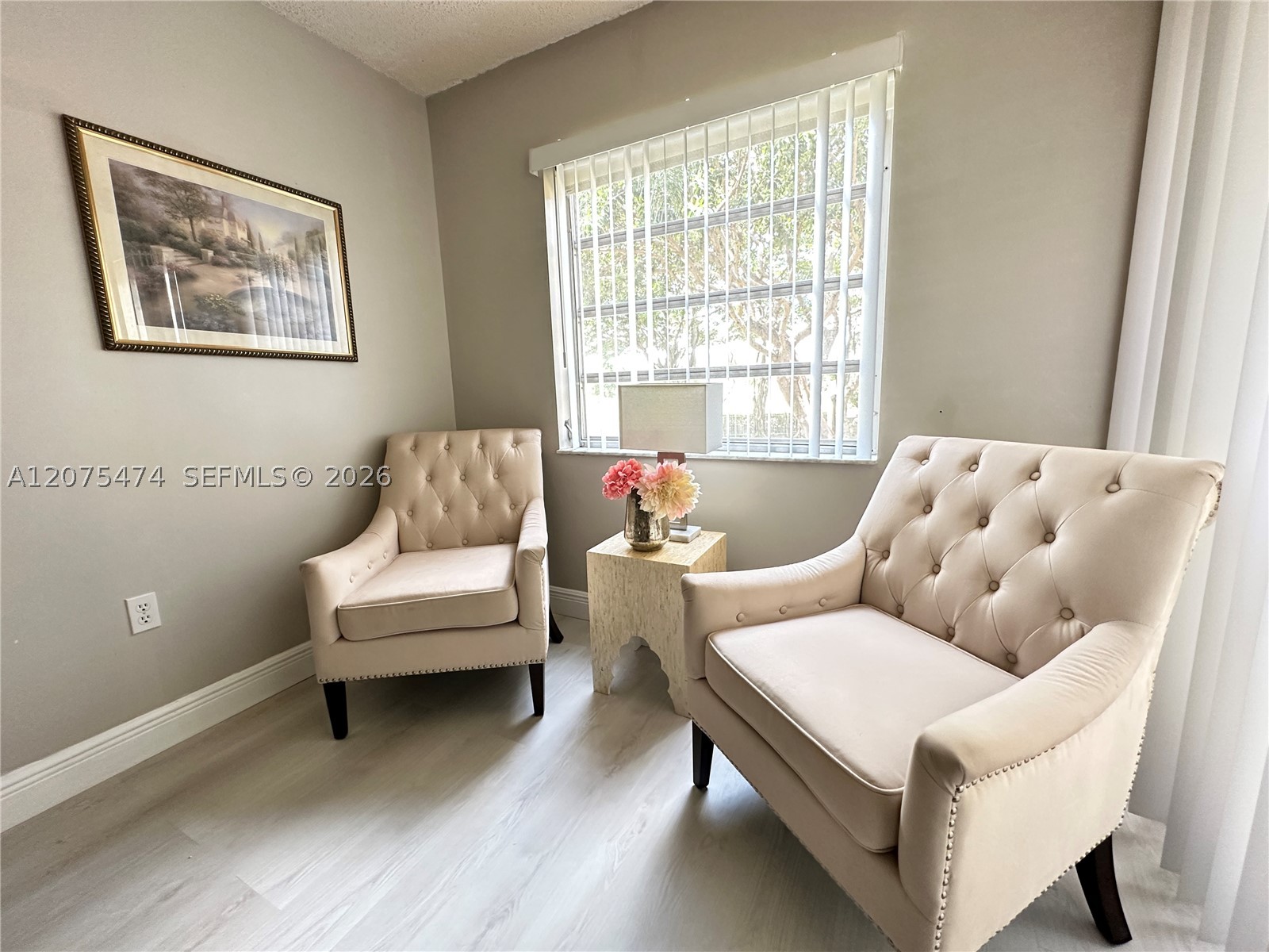 3910 Inverrary Blvd 202-b Property Photo 5