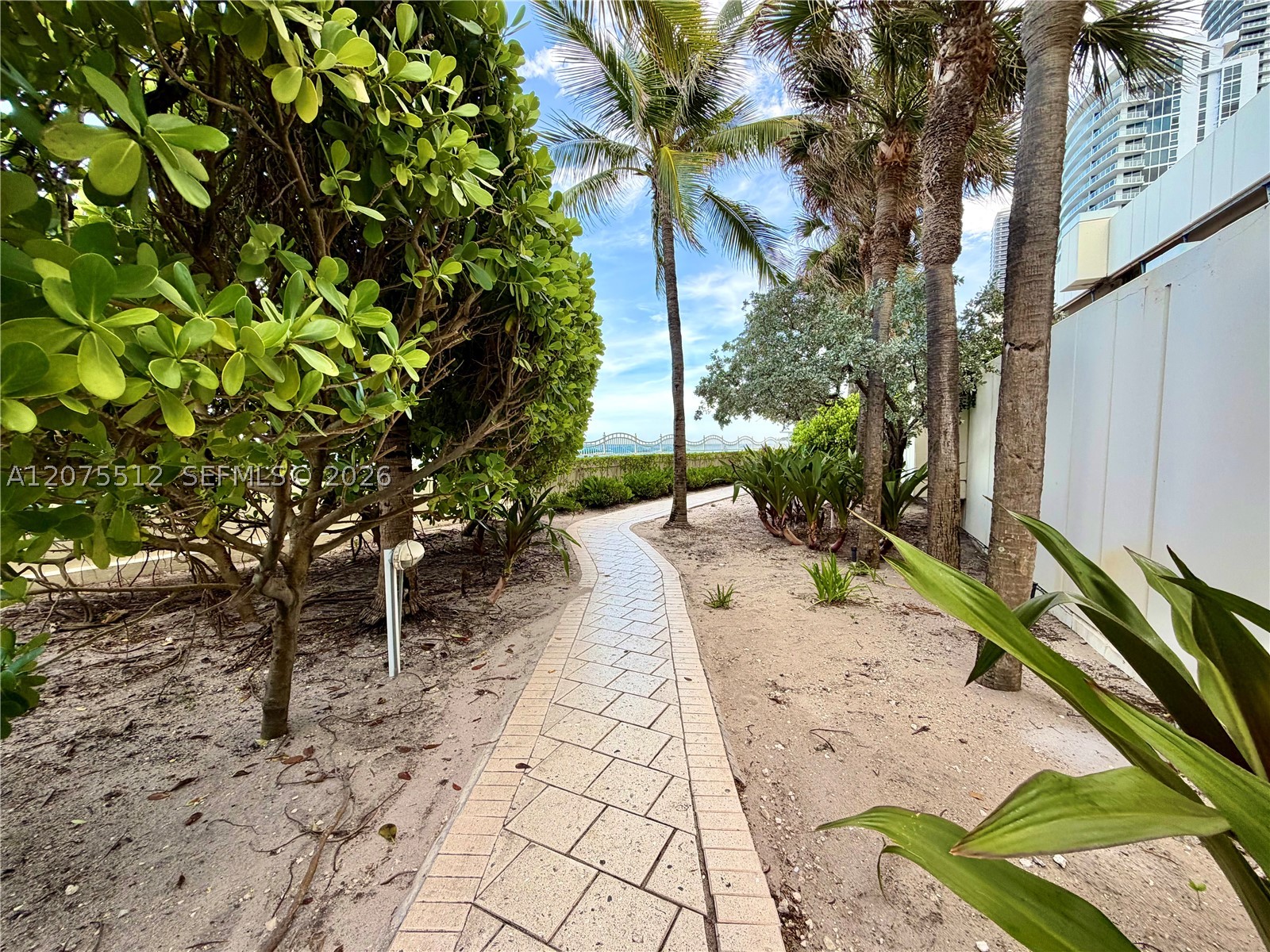 3901 S Ocean Dr 15o Property Photo 31