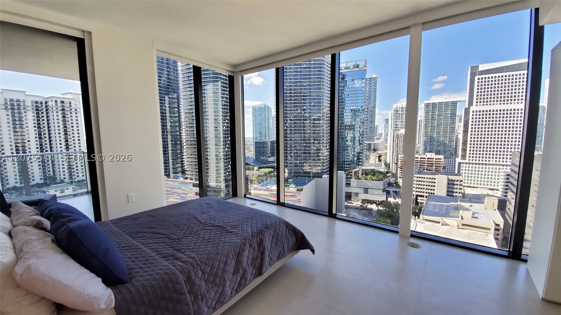 1010 Brickell Ave 2511 Property Photo 2