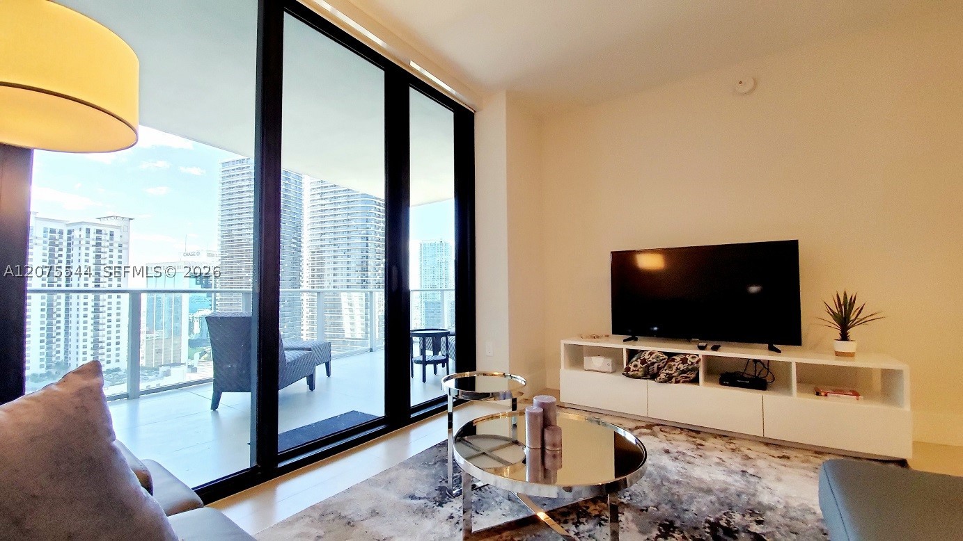 1010 Brickell Ave 2511 Property Photo 6