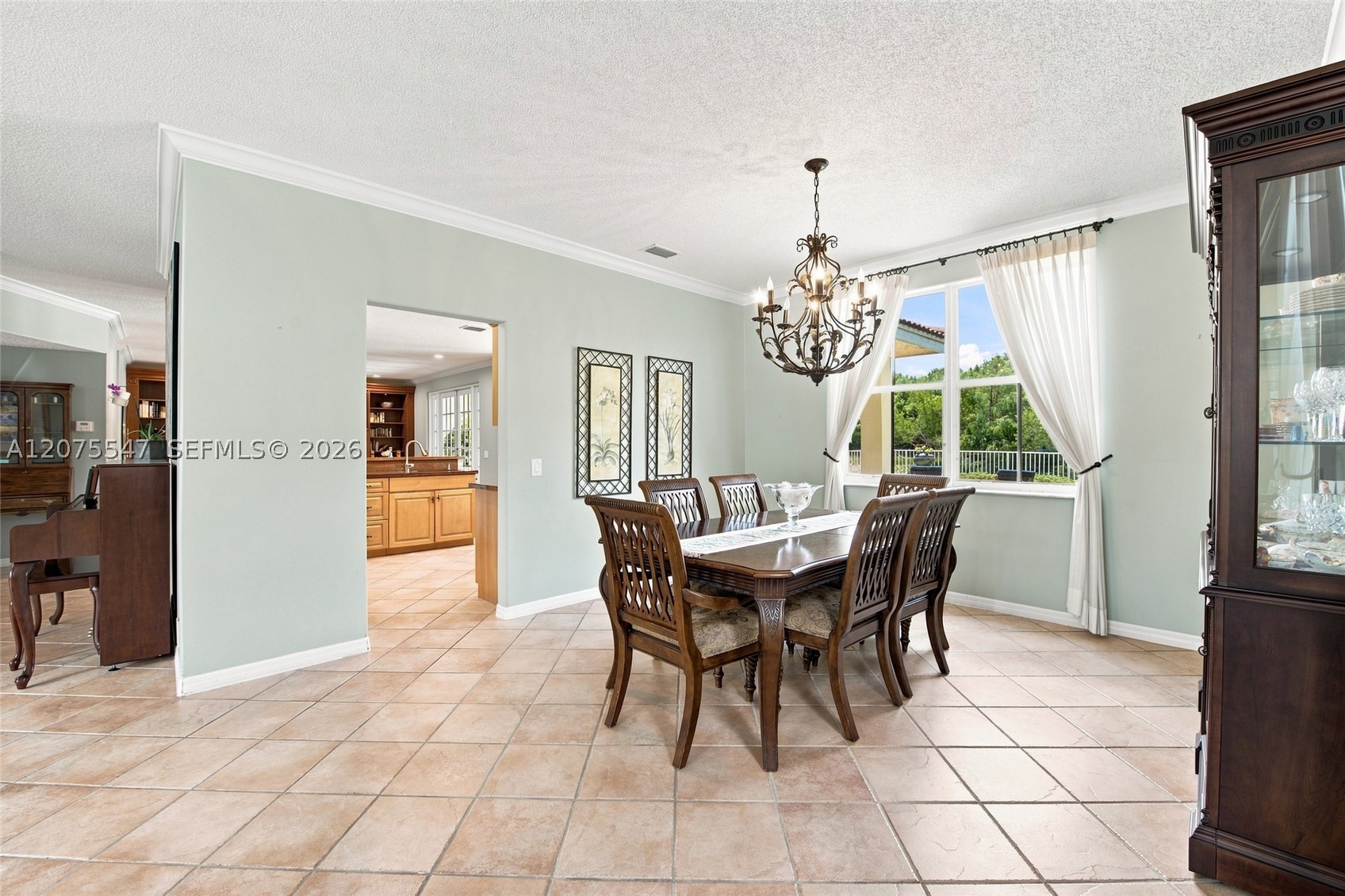 861 Crestview Cir Property Photo 10