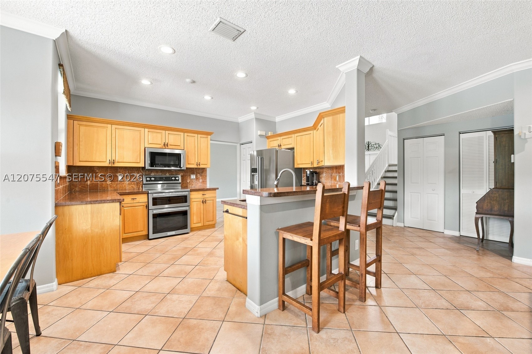 861 Crestview Cir Property Photo 11