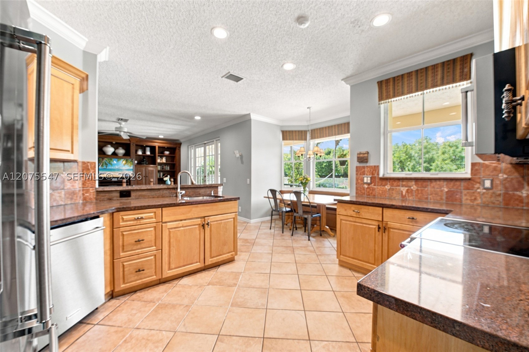 861 Crestview Cir Property Photo 14