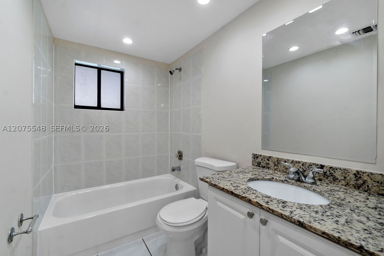 8420 Sw 133rd Ave Rd 105 Property Photo 13