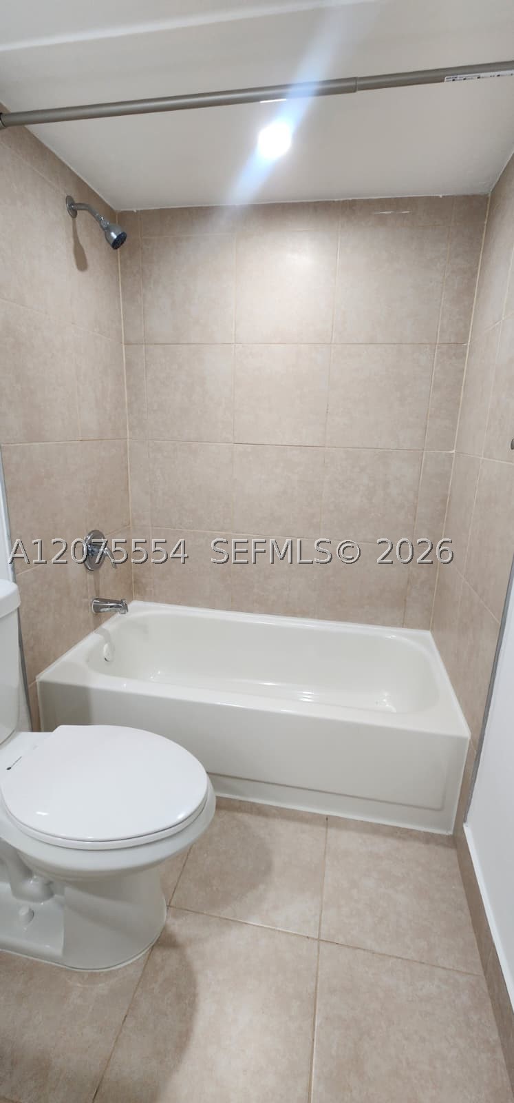 8160 Geneva Ct 104 Property Photo 12