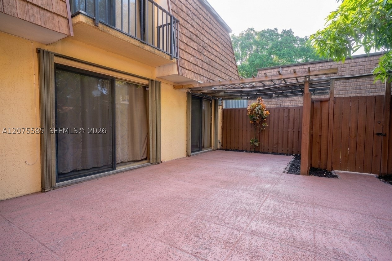 516 5th Ln Property Photo 3