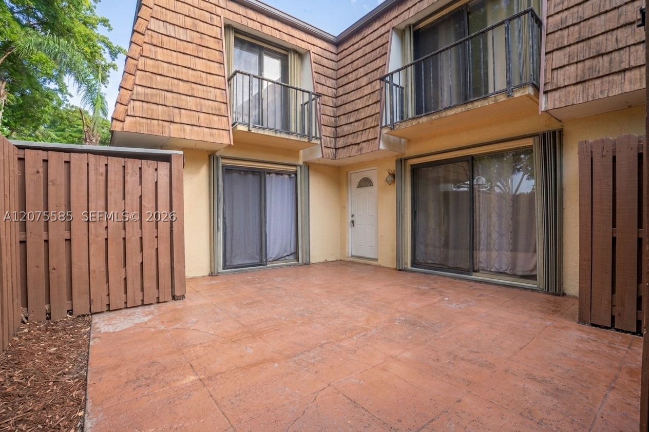 516 5th Ln Property Photo 4