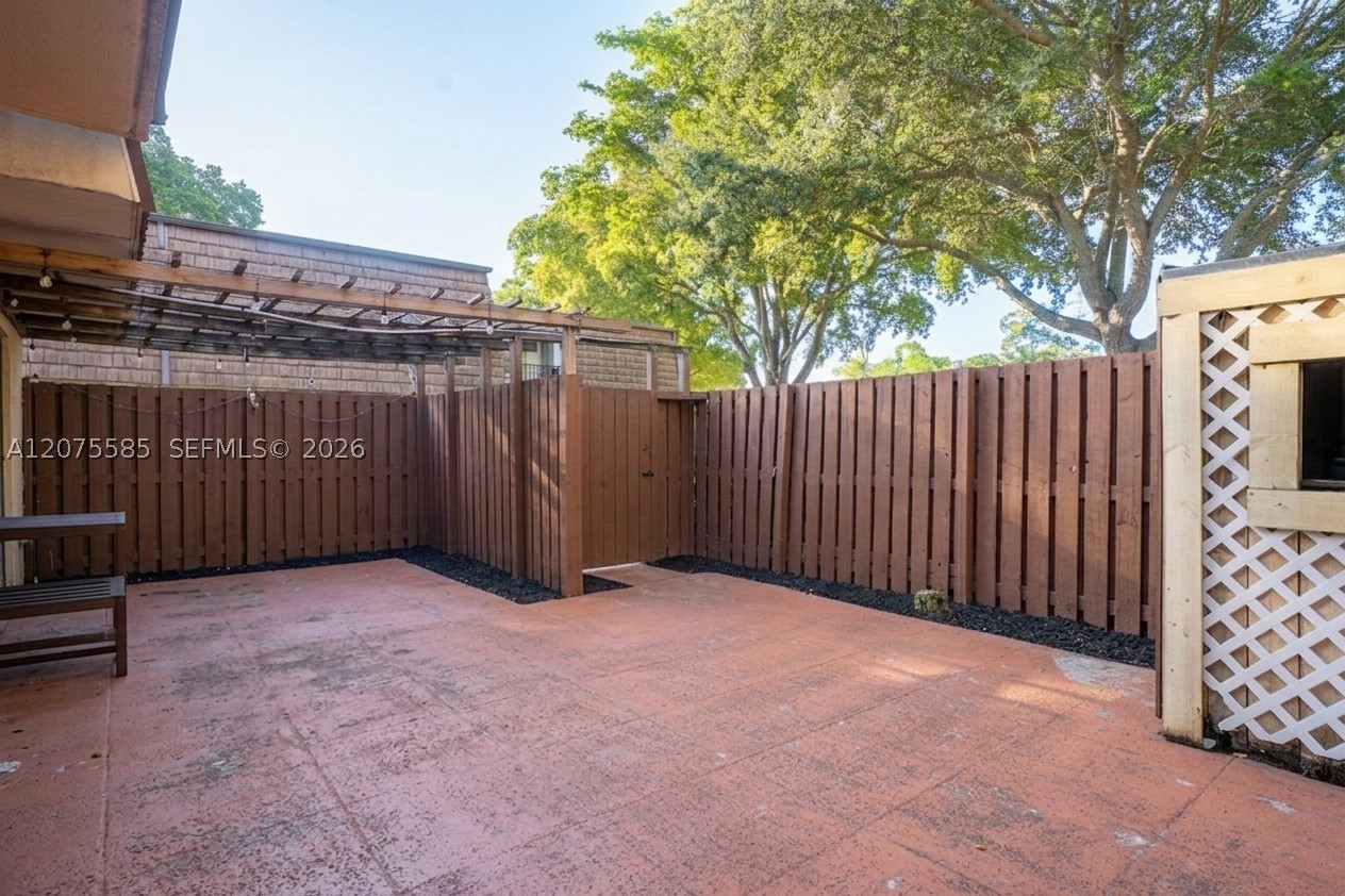516 5th Ln Property Photo 5