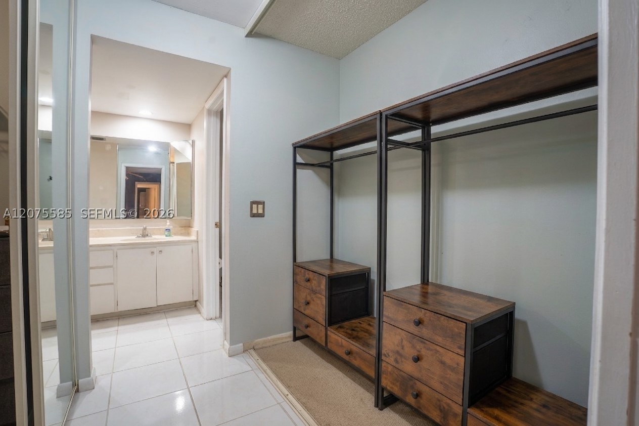 516 5th Ln Property Photo 12