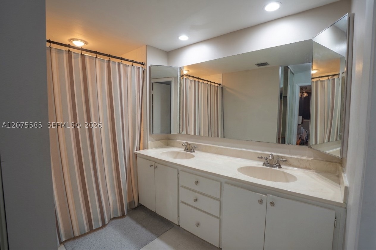 516 5th Ln Property Photo 13