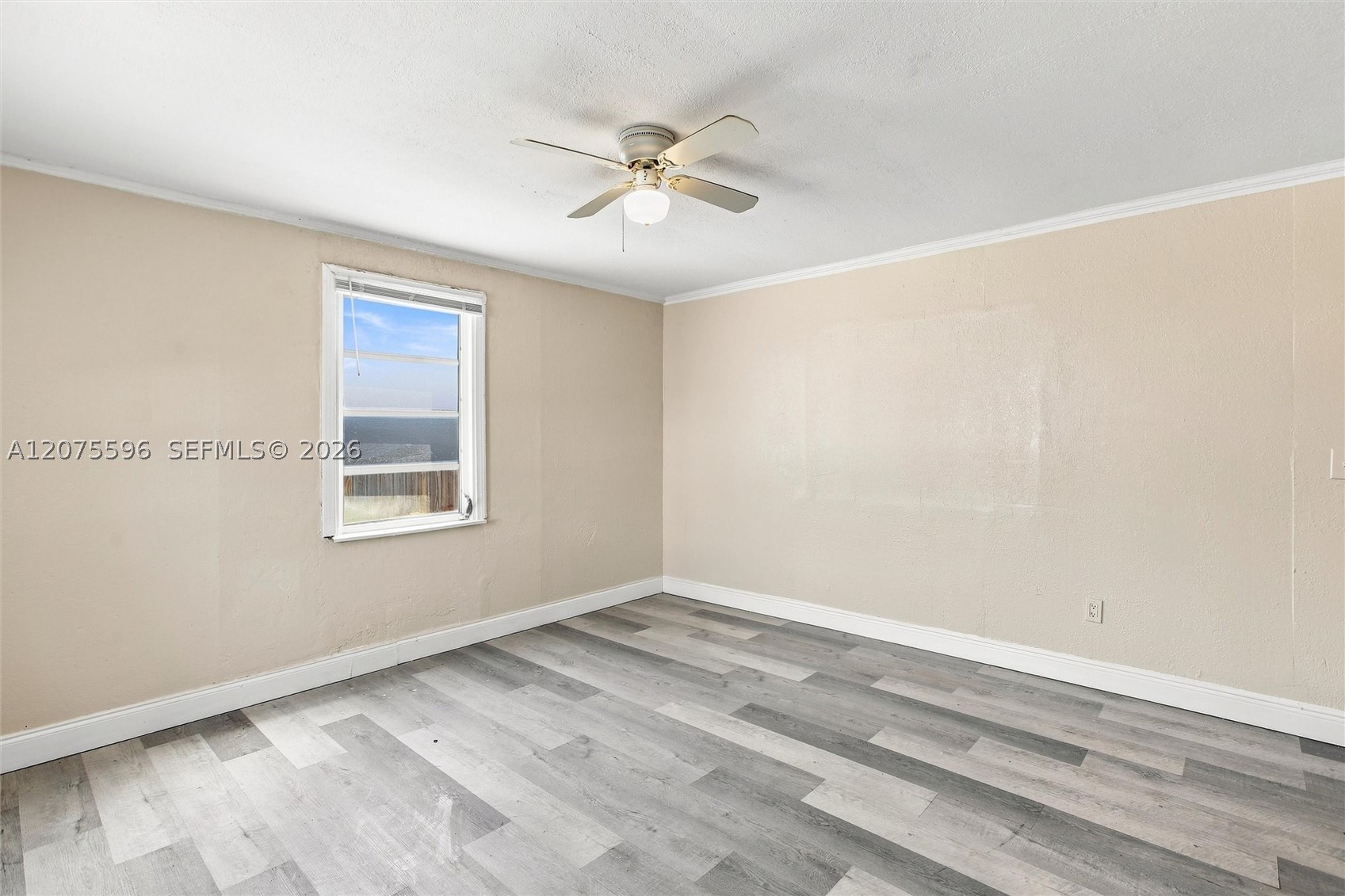 611 N Broadway Property Photo 7