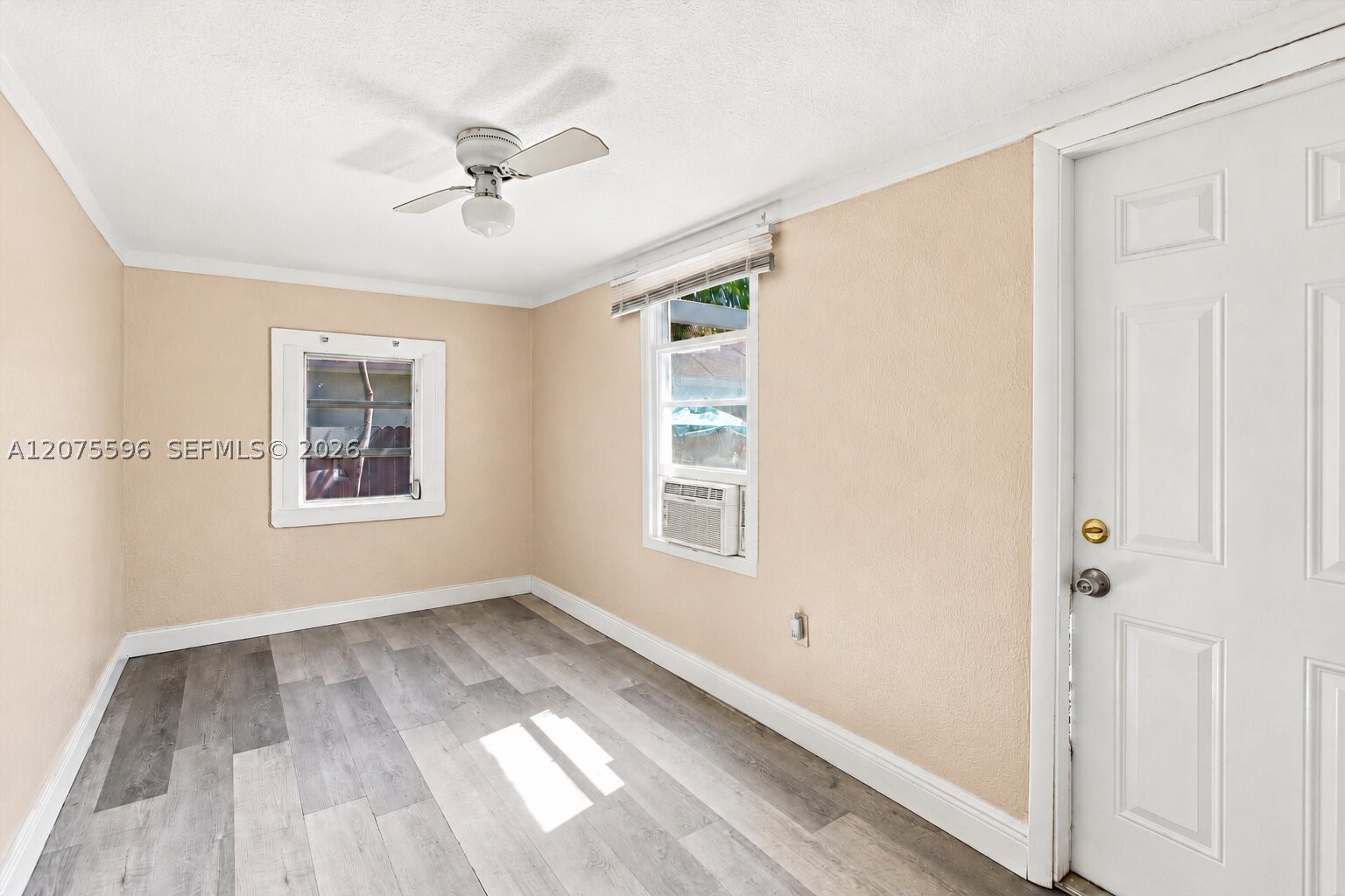 611 N Broadway Property Photo 15