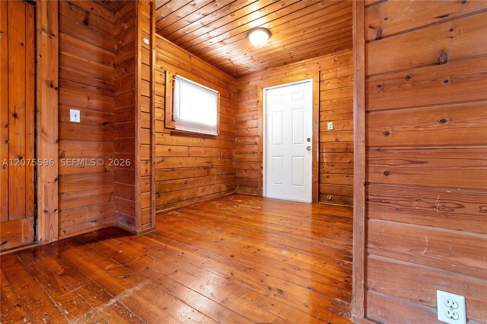 611 N Broadway Property Photo 24