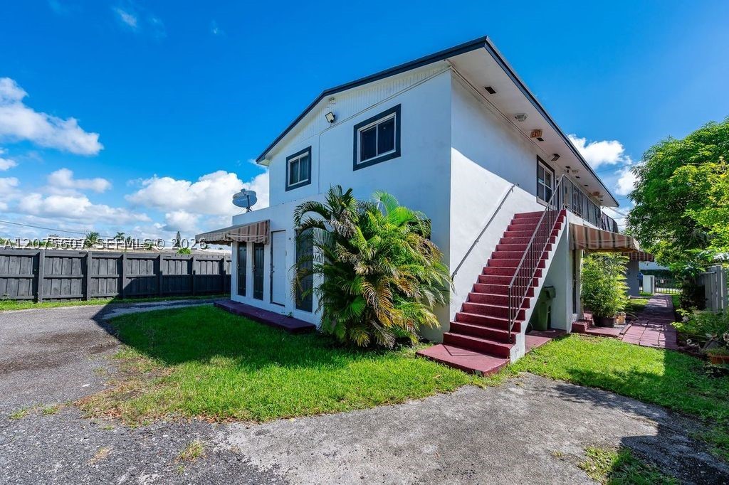 520 SW Krome Ter 4 Property Photo 1