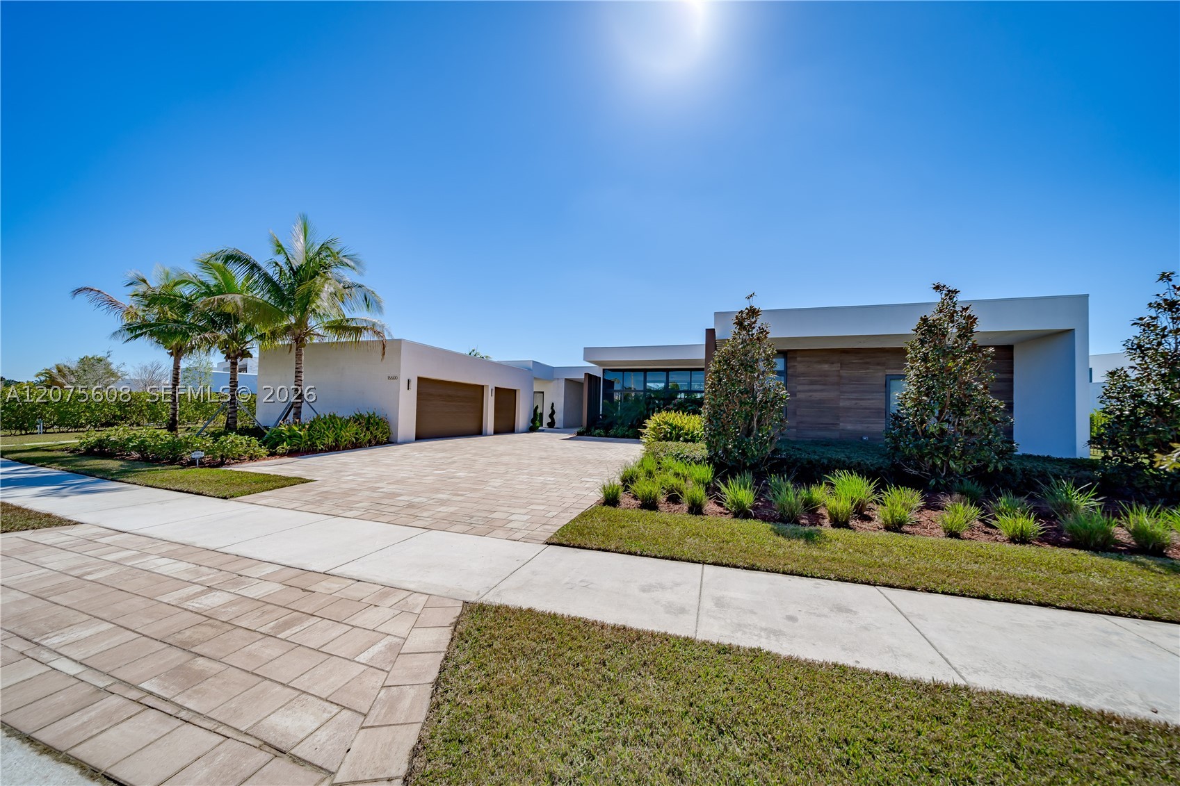 16600 Sunset Way Property Photo 1