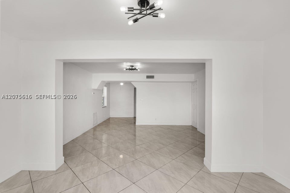 2539 Coolidge St Property Photo 17