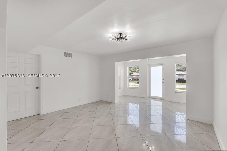 2539 Coolidge St Property Photo 18