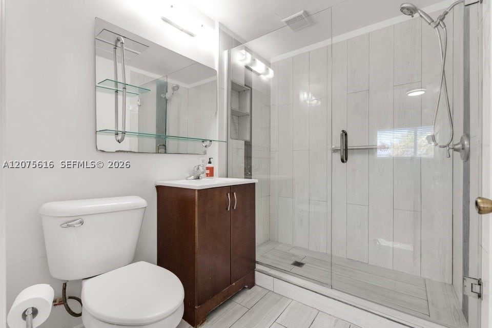 2539 Coolidge St Property Photo 25