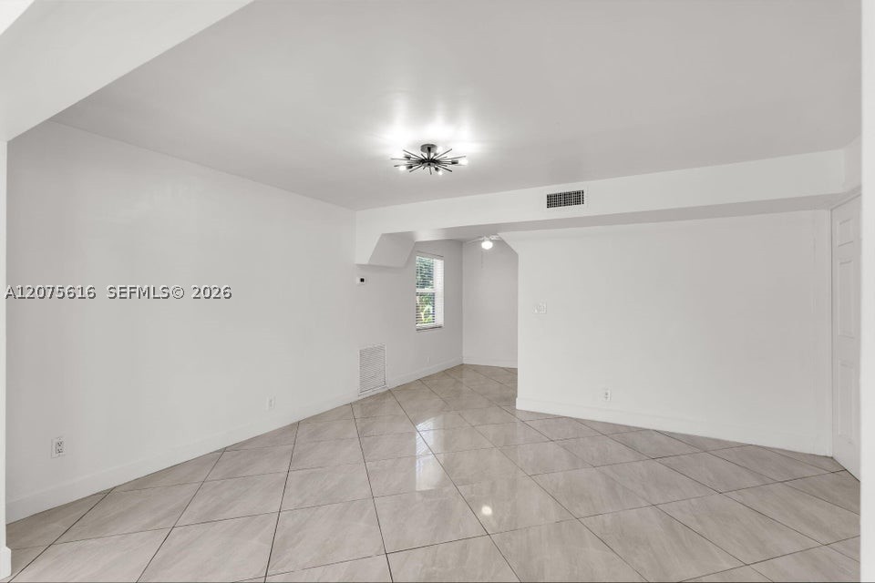 2539 Coolidge St Property Photo 44