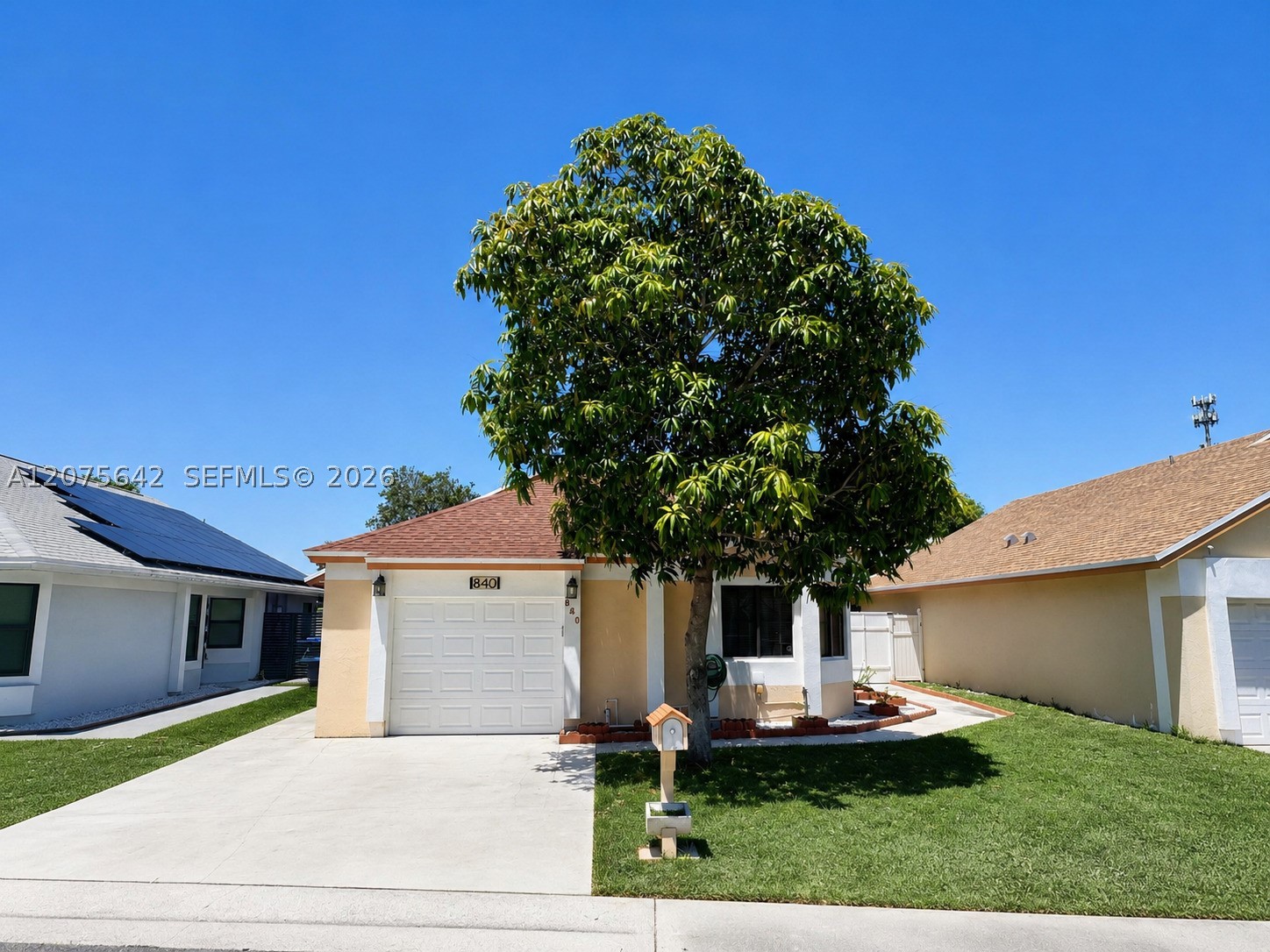 840 W Palm Run Dr Property Photo 1