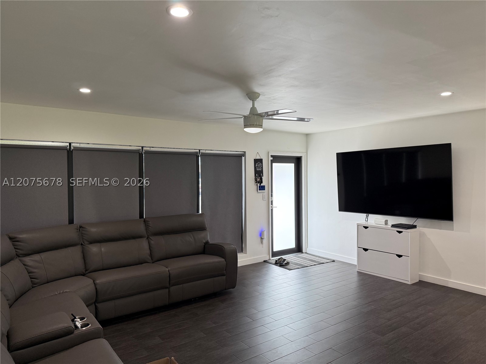 7630 Venetian St Property Photo 8