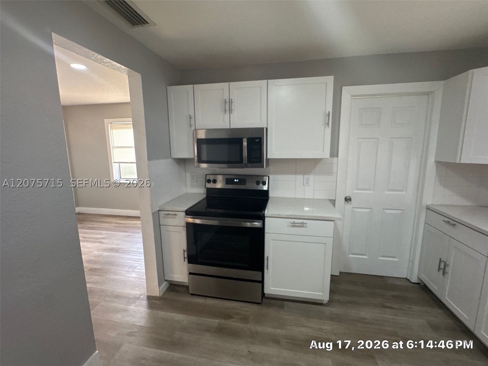9401 Nw 20th St Property Photo 6