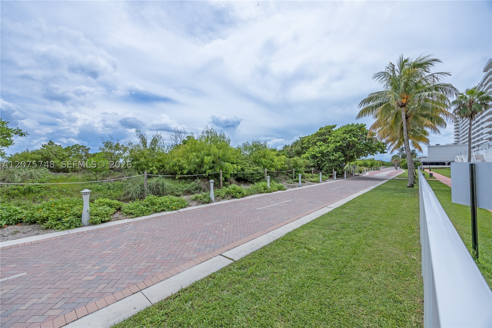 5601 Collins Ave 412a Property Photo 40