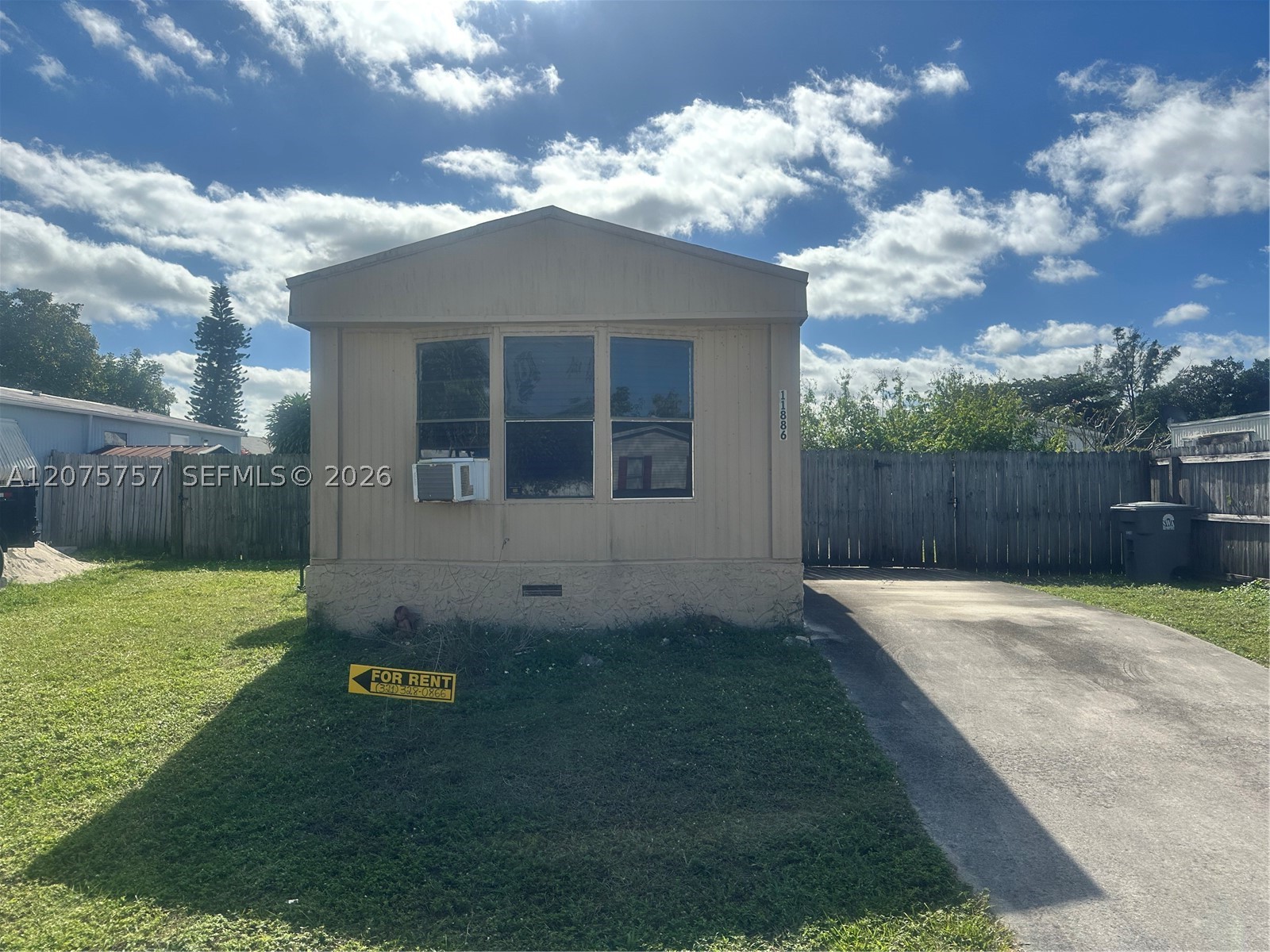 11886 Watergate Cir H Property Photo 1