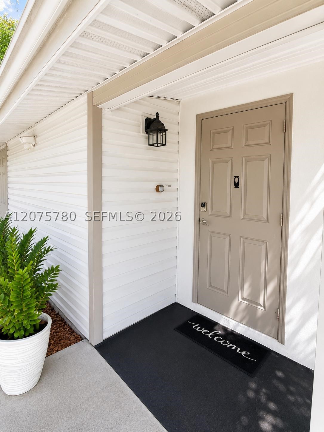 633 Mokena Dr 1 Property Photo 1
