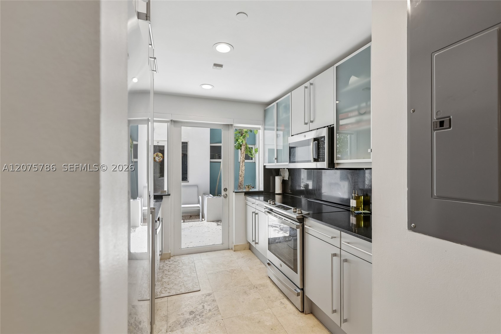 204 Washington Ave 13 Property Photo 9