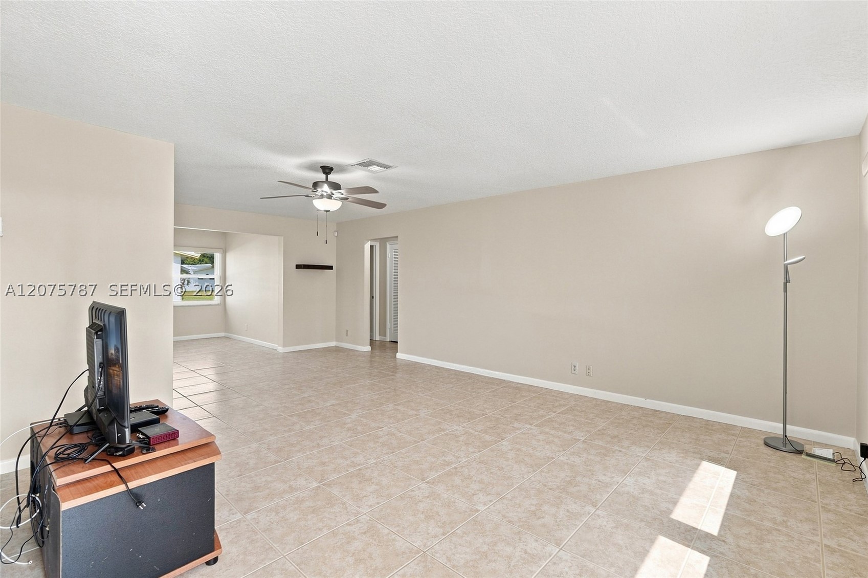 1431 Nw 85th Way Property Photo 5