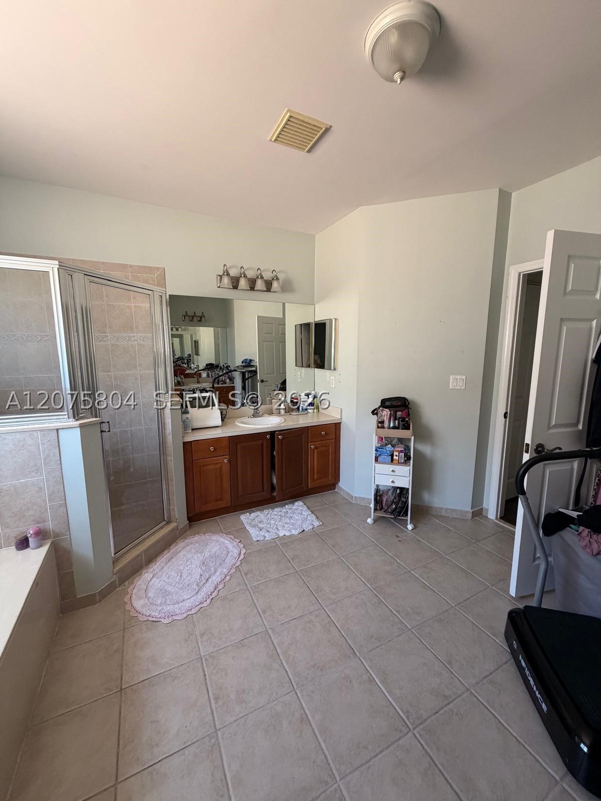 A12075804 Property Photo 14