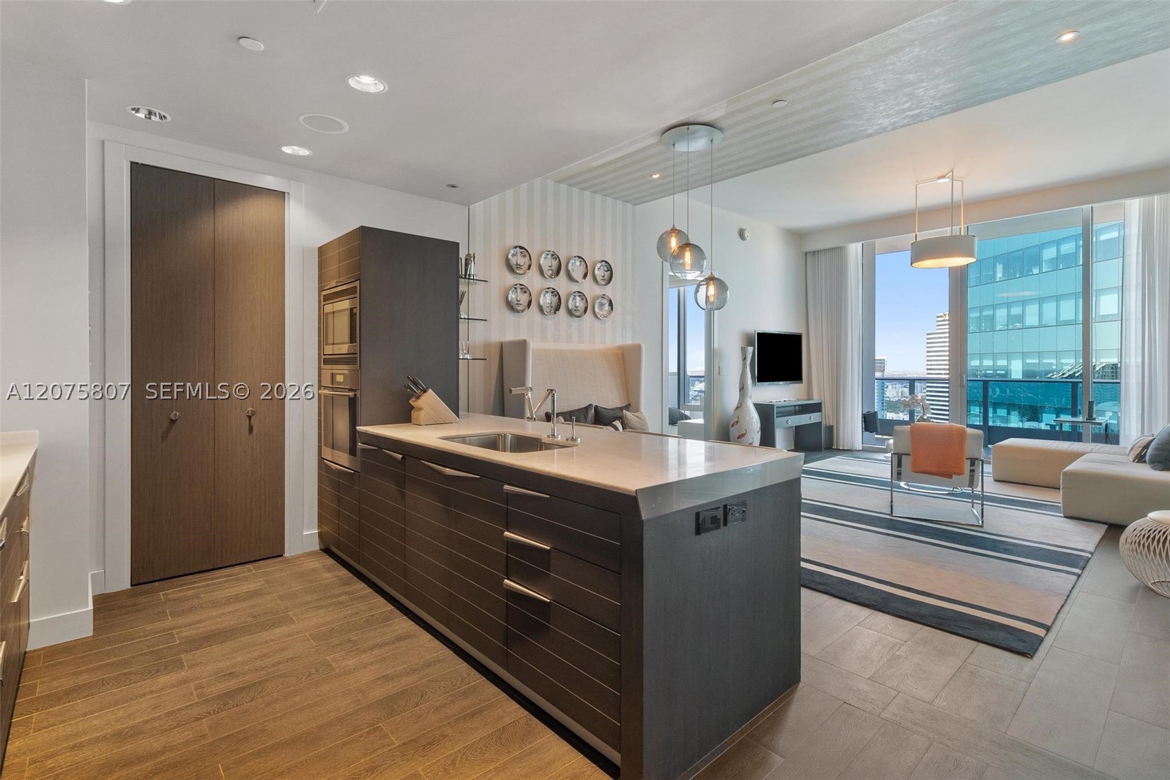 200 Biscayne Boulevard Way 5211 Property Photo 1