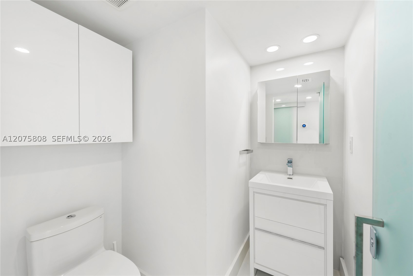 2555 Collins Ave 1714 Property Photo 12