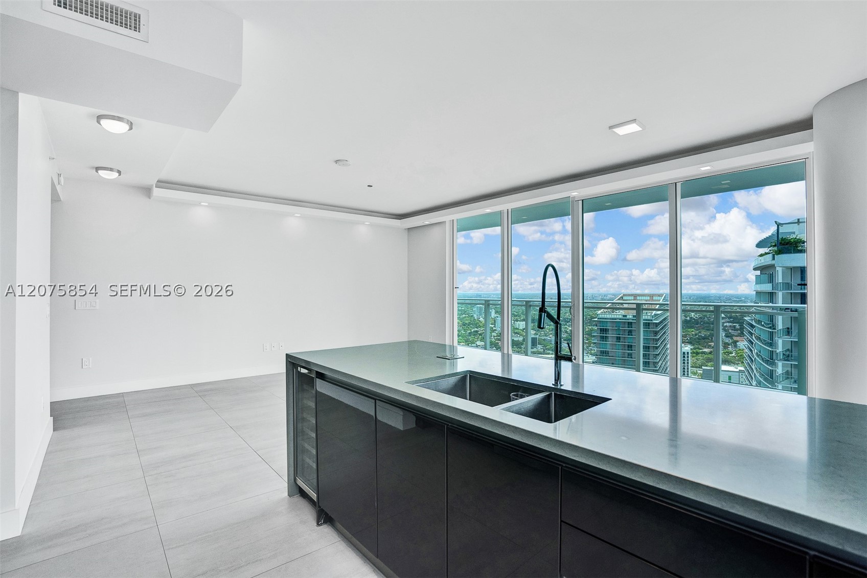 1080 Brickell Ave 4109 Property Photo 2