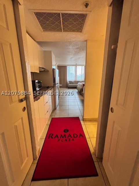 19201 Collins Ave 303 Property Photo 4