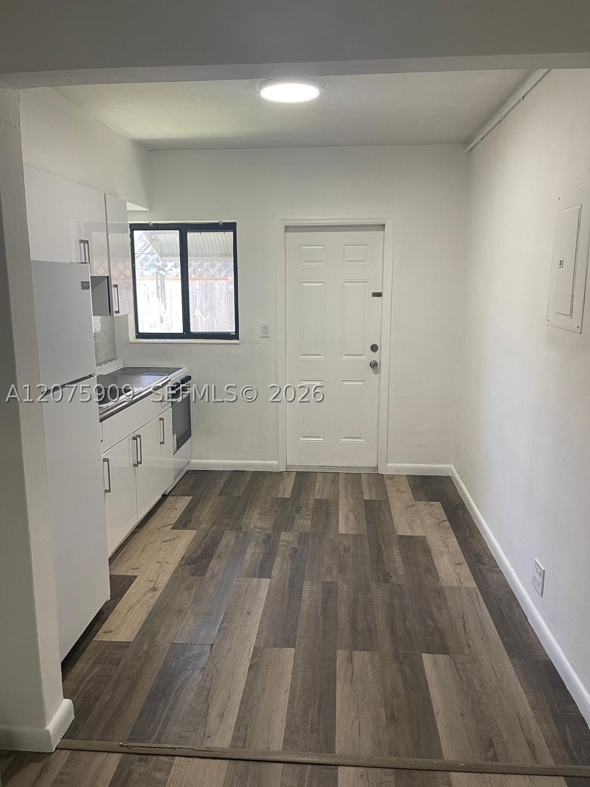 A12075909 Property Photo 6