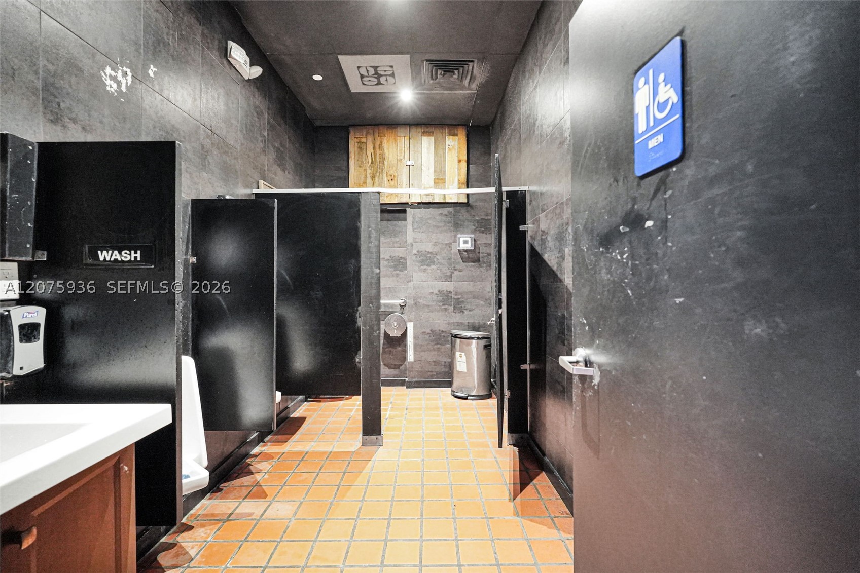 Kendall Dr Property Photo 22