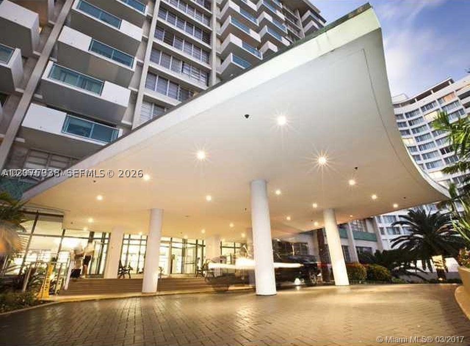 1000 West Ave PH32 Property Photo 1
