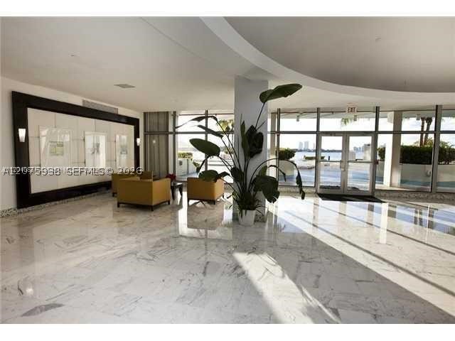1000 West Ave Ph32 Property Photo 29